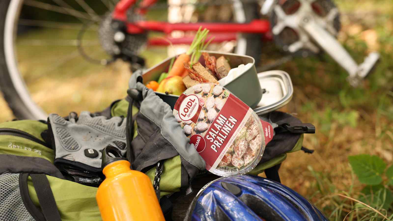 Bei Alex immer mit auf Tour: Loidl Salami Pralinen mit wichtigen Proteinen und Salzen für den Energiehaushalt. Ein Genuss!