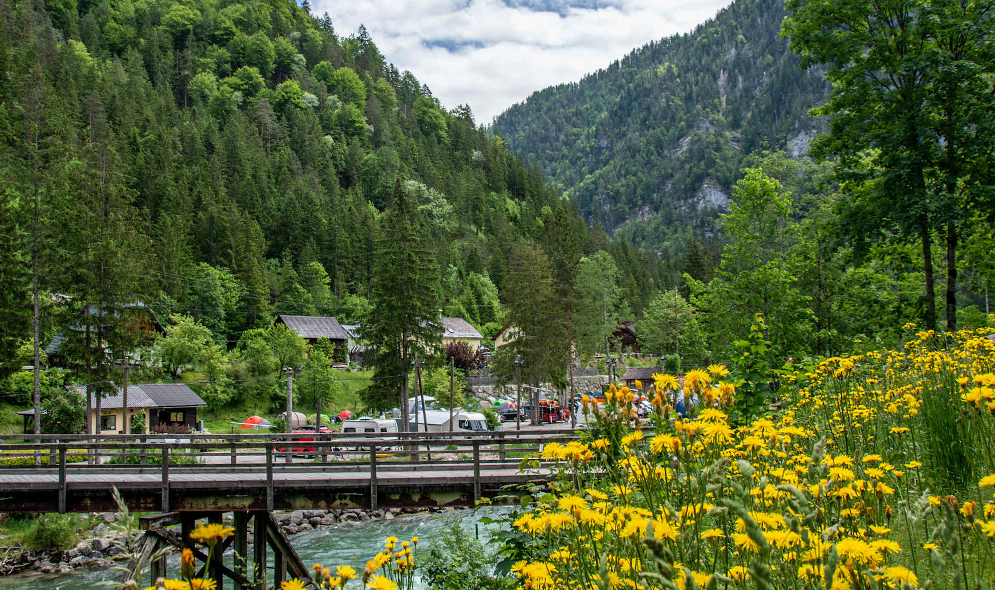 Camping, Spielstelle und Slalomstrecke auf der Salza