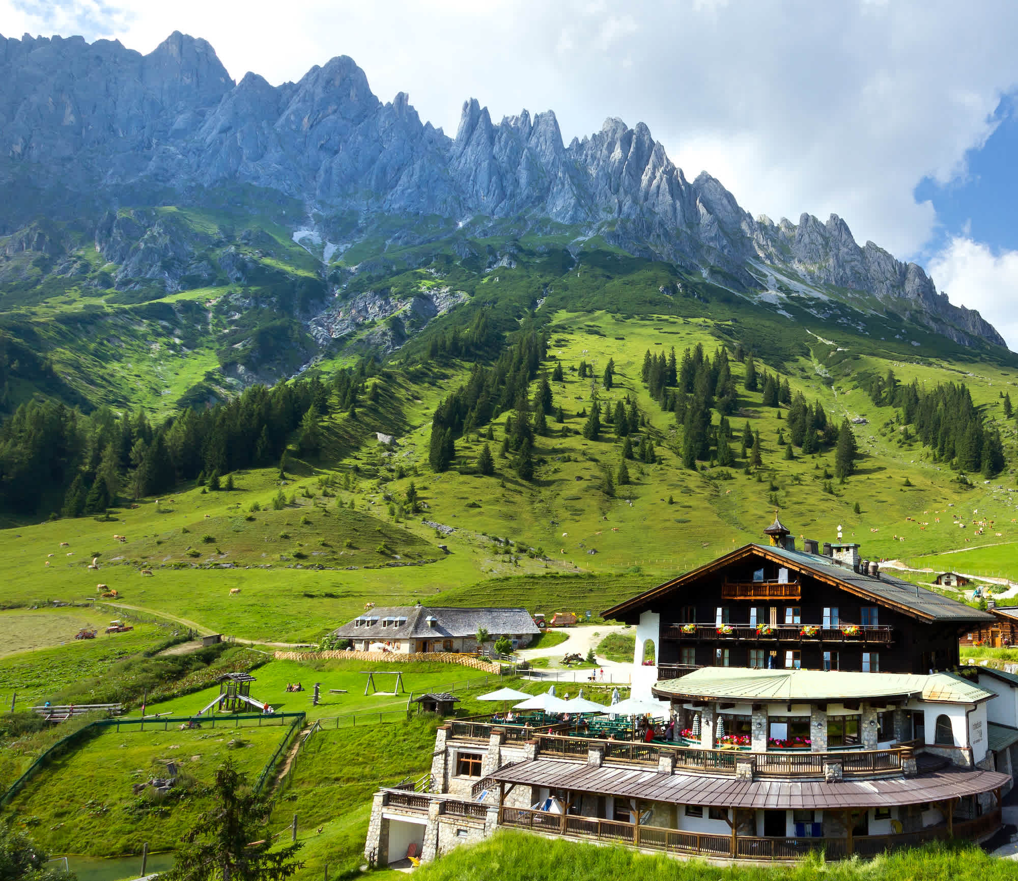 Arthurhaus mit Hochkönig im Hintergrund