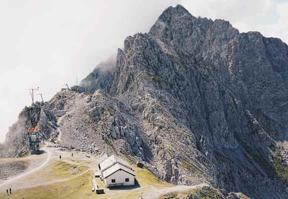 Die Gipfel der Nordkette sind wild und schroff.
