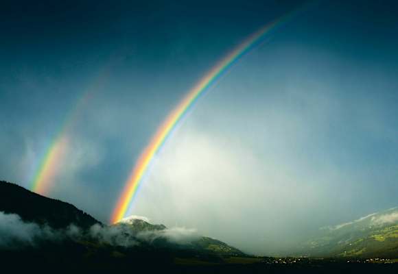 Ein Regenbogen kann sowohl gutes als auch schlechtes Wetter ankündigen - je nachdem zu welcher Tageszeit er erscheint