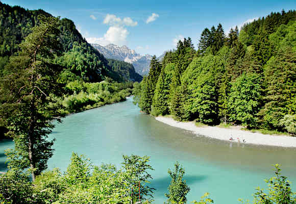 Der Lechweg ist nur einer von zahlreichen wunderschönen Wasserwanderungen in Österreich.