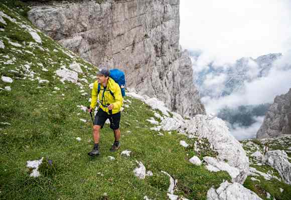 Ernst Merkinger wandert weit Dolomiten Höhenweg