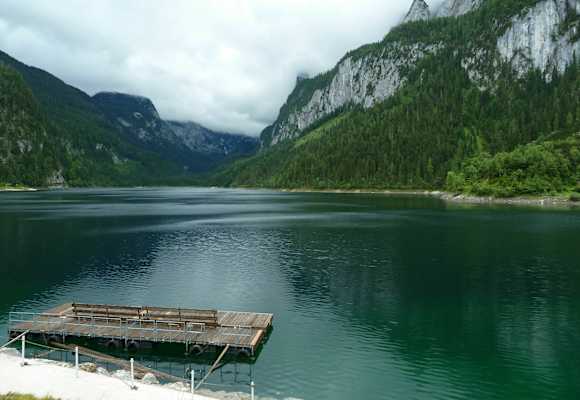 Imposant: Das Dachsteinmassiv der dem Vorderen Gosausee
