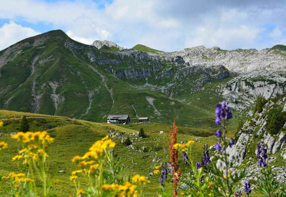 Die Biberacher Hütte liegt wunderschön am Übergang vom Großen Walsertal in den Bregenzerwald