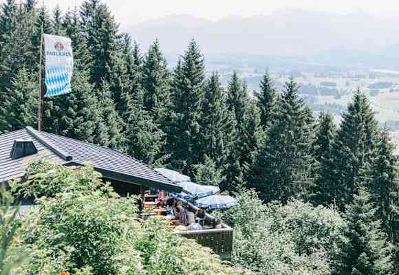Blick über die Hündeleskopfhütte ins Tal