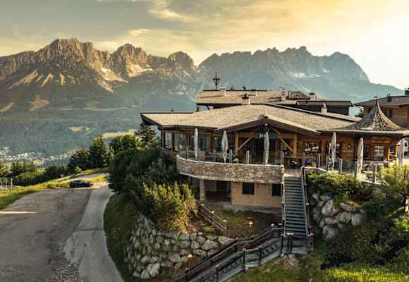 Blick auf das jezz Almresort