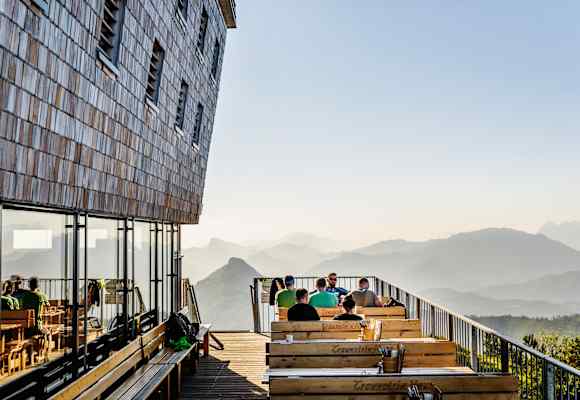 Terrasse auf dem Traunsteinhaus