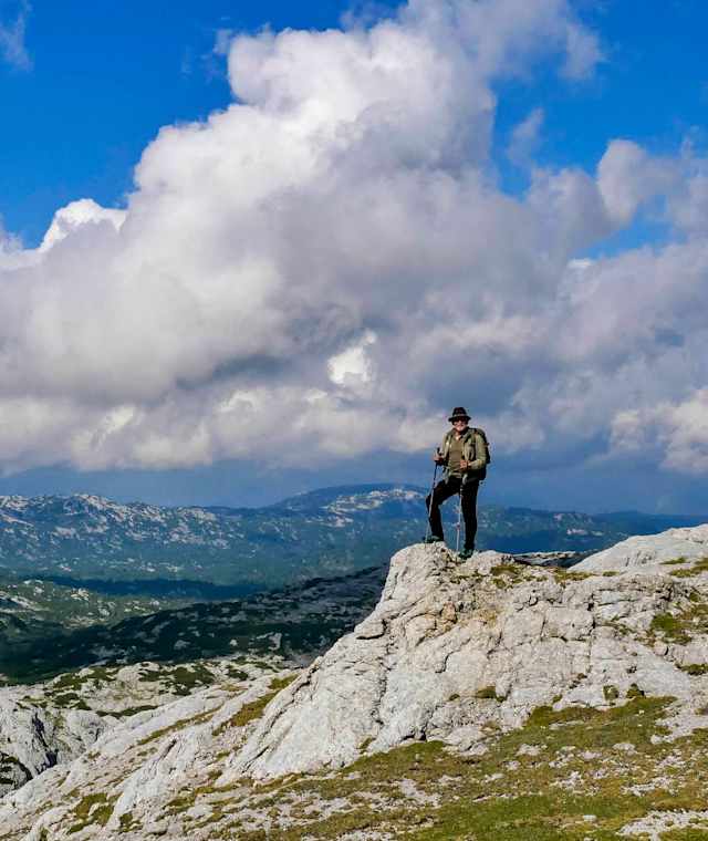 Weite Karstebene auf dem Weg zum Guttenberghaus 