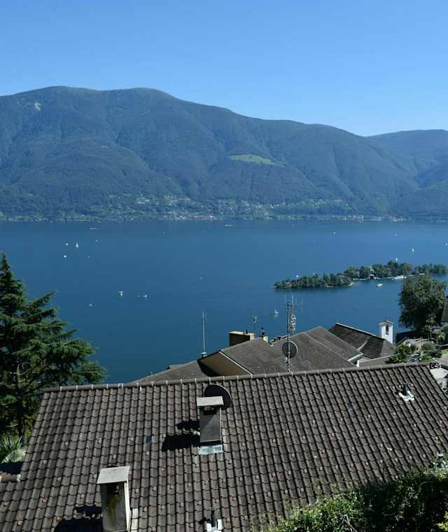Ronco S. Ascona mit dem Lago Maggiore im Hintergrund