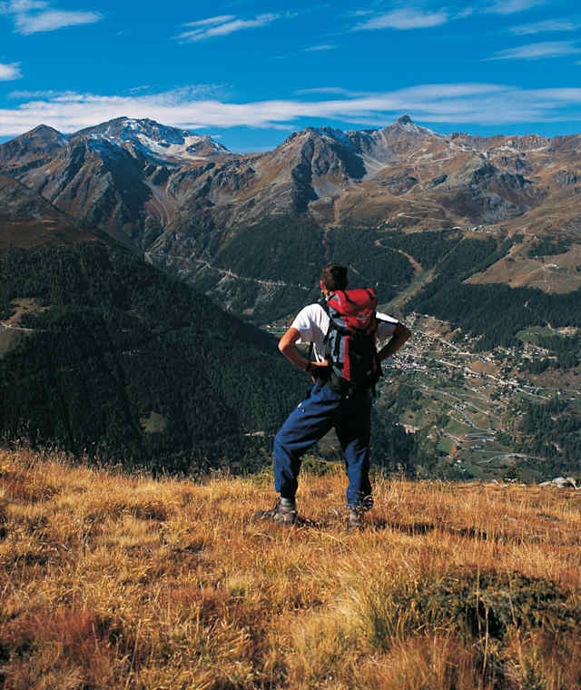 Über dem Val d’Anniviers erwartet uns ein fantastischer Panoramaweg.