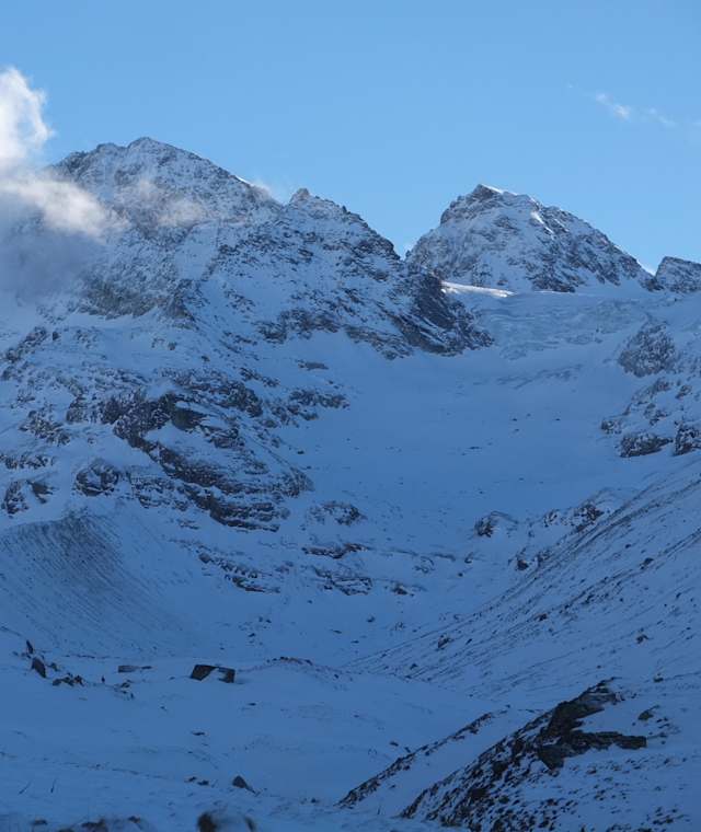 Ochsentaler Gletscher im Frühwinter beim Aufstieg zur Wiesbadener Hütte durch das Ochsental