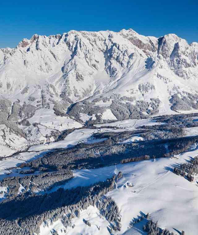 Wunderschöne Aussicht hinunter nach Maria Alm auf auf den Hochkönig