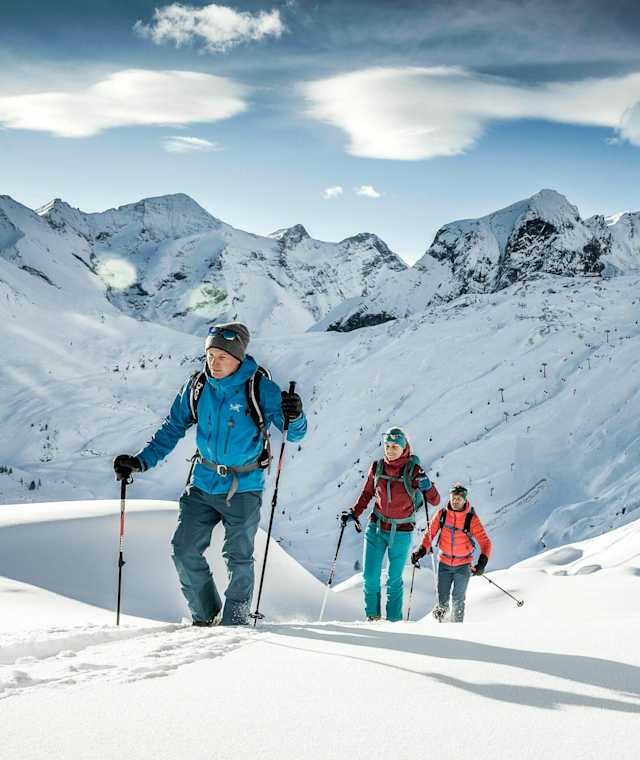 Anstieg zum Tristkogel - im Hintergrund die Lifte des Skigebietes Kitzsteinhorn