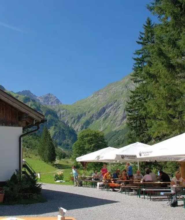 Die urige Petersbergalm