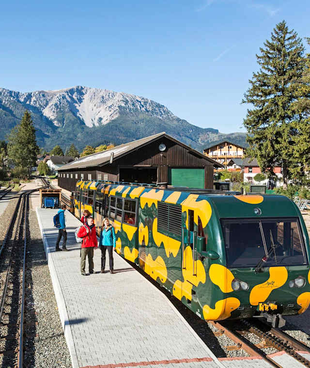 Bahnhof in Puchberg am Schneeberg mit Zahnradbahn