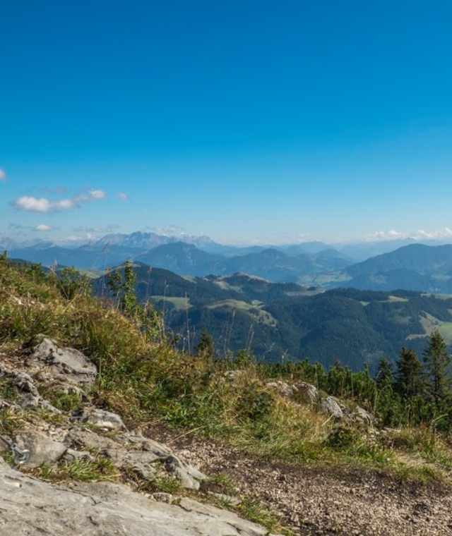 Schöner Ausblick vom Spitzstein zum Kaisergebirge